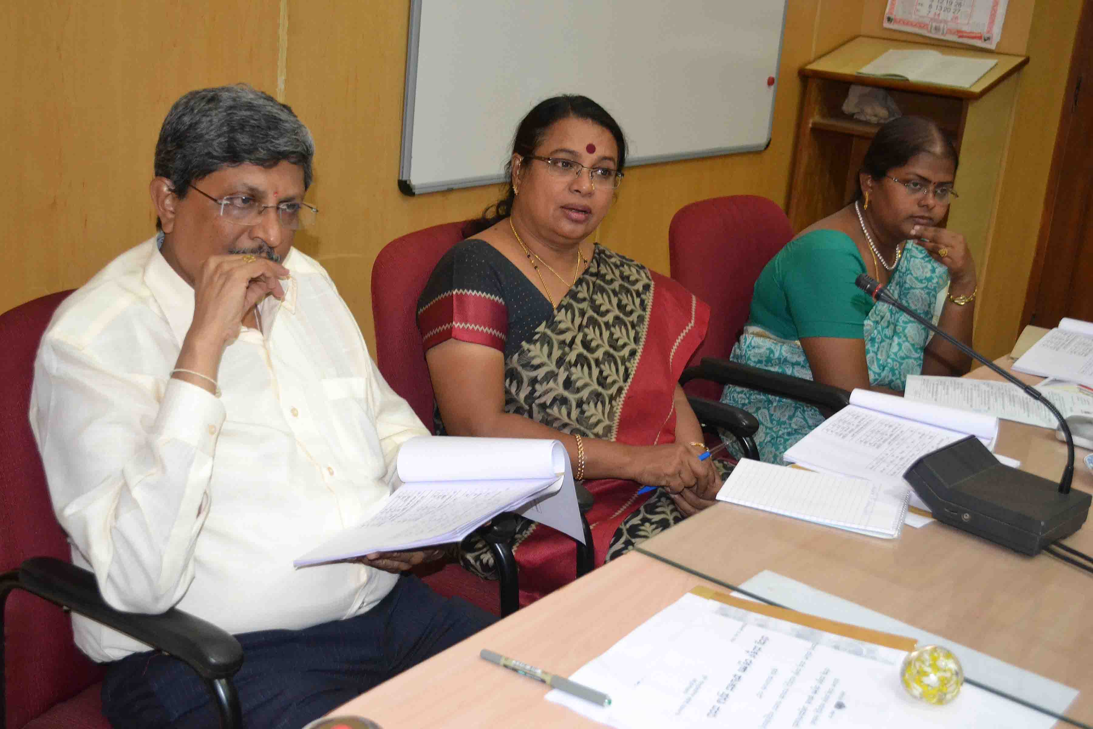 ಮಹಿಳೆ, ಮಕ್ಕಳ ಕಲ್ಯಾಣ ಯೋಜನೆ ಸಮರ್ಪಕ ಅನುಷ್ಠಾನವಾಗಲಿ: ಸಚಿವೆ ಉಮಾಶ್ರೀ